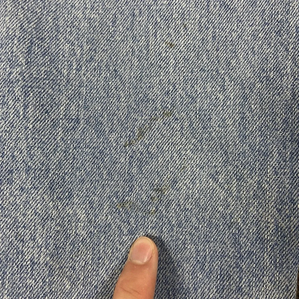 Levis stained small